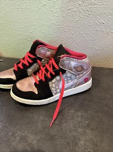 Jordan 1 Phat GS Valentine’s Day 2012 Size 6Y Used - Picture 1 of 6