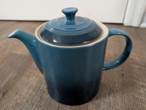 Le Creuset Artischocke "Deep Teal" Le Grand Teekanne Neu mit Etikett 2nds 1,3 Liter/40 oz - Bild 1 von 5