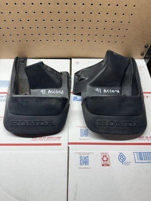 Guardabarros trasero izquierdo derecho Honda Accord 1991 OEM usado SM4 Foto 1 de 4