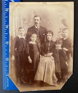 Victorian Era / Family Portrait - Beautiful - Must See - Picture 1 of 3