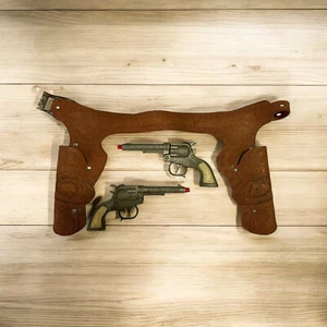 Buzz Henry Gene Autry 2 cap gun pistols with dura-hide holster VINTAGE 1950'S - Picture 1 of 13