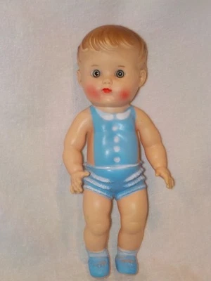 Muñeca bebé vintage de vinilo chirriante de goma solar de 10" 1956 Foto 1 de 4