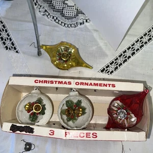 VINTAGE SET 4 JEWEL BRITE KUNSTSTOFF WEIHNACHTEN DIORAMA ORNAMENTE TRÄNEN Schneeball - Bild 1 von 16
