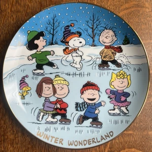PLATO DANBURY COMO NUEVO PEANUTS MOMENTOS MÁGICOS - "WINTER WONDERLAND" - Imagen 1 de 4