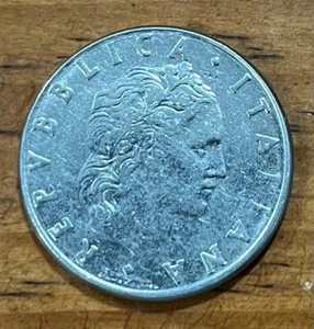1979-R 50 LIRA ITALY COIN - Picture 1 of 2