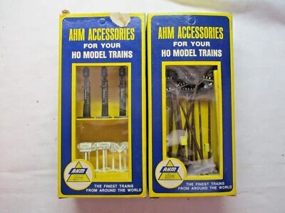 AHM HO Accessories 5610 5611 Assorted Railroad Signals Signs Telephone Poles Vtg - Image 1 of 4