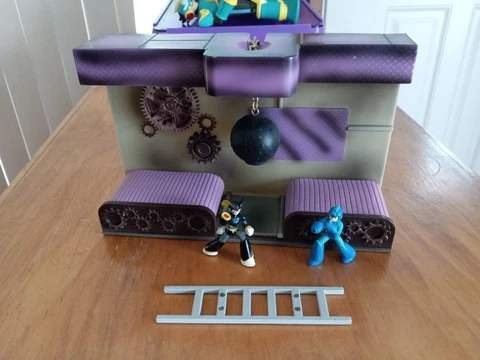 Jazwares Megaman X Mech Factory Wrecking Station 2005 Capcom - Mega Man Purple Cover