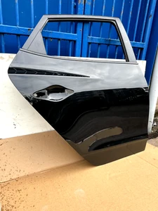 HYUNDAI IX35 MK1 DOOR PANEL REAR RIGHT DRIVERS OFF SIDE in BLACK PAE /2009-15 - Picture 1 of 8