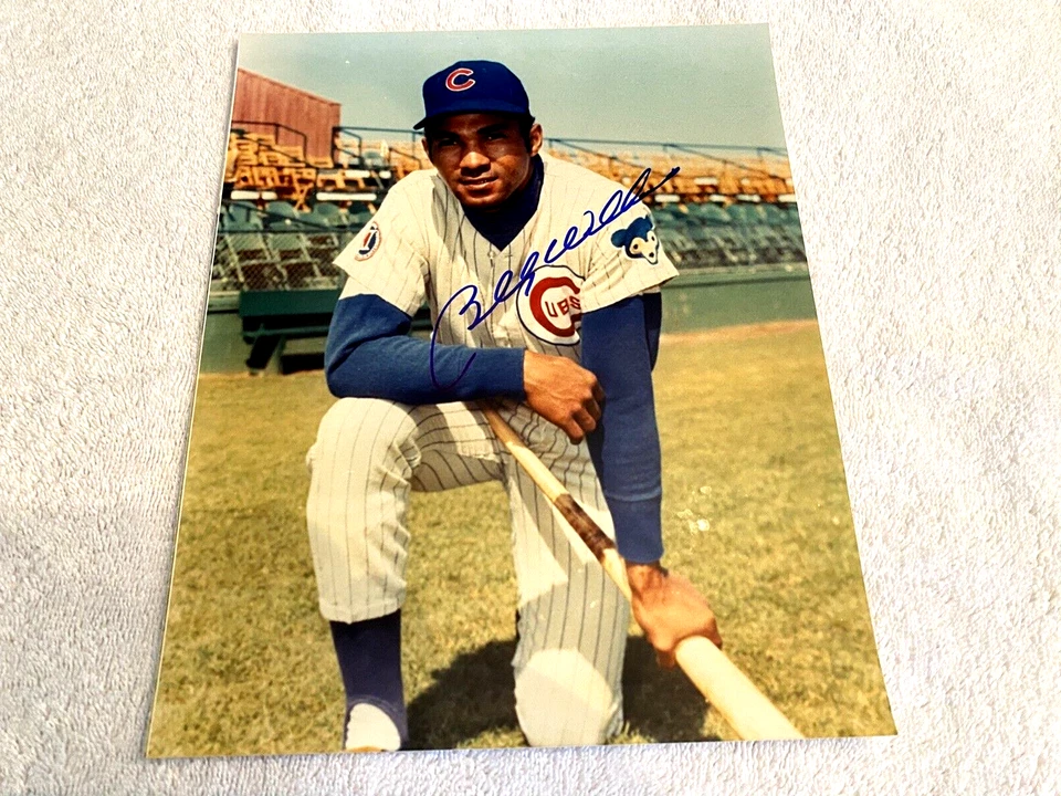 Foto firmada por Billy Williams de 8x10 Cachorros - Auténtica garantizada Foto 1 de 1