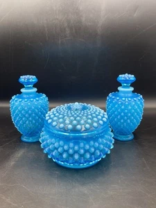 Fenton Blue Opalescent Hobnail Waschtisch Set 2 Parfums & Puderschale Box - Bild 1 von 6