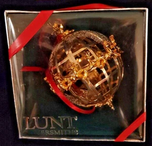 Vintage Lunt SilverSmiths "Peace on Earth" Christmas Ornament in Box -- EUC - Picture 1 of 4