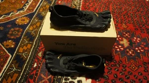 Scarpe a piedi nudi Vibram FiveFingers da uomo taglia 9-9,5 nere 18M7101 - minimaliste - Foto 1 di 9