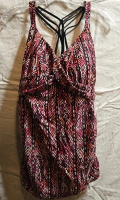 AVA & VIV WOMEN'S PLUS MACRAME TANKINI Swim TOP BERRY Size 18W - Image 1 of 4