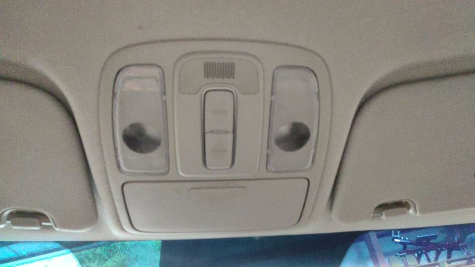 14-19 Kia Soul OEM Overhead Roof Console (Gray EQ) Dome / Map Lights - Image 1 of 1