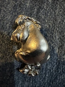 Broche prendedor Disney Winnie The Pooh 3D Eeyore tono peltre plateado - Imagen 1 de 3