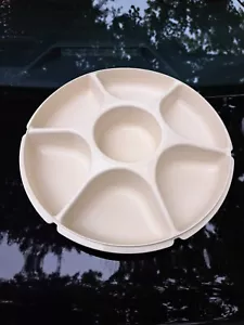 Tupperware #1665 Vegetable Snack Relish Divided Serving Tray Only D3 - Picture 1 of 3