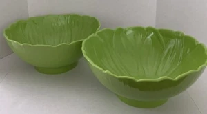 TarHong Lime Green Plastic Daisy Cereal Ice Cream Set Of Two Bowls - Picture 1 of 3