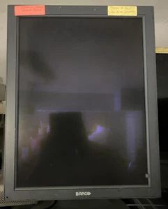 MONITOR BARCO, MODEL: MFGD 3220D, SERIAL:2050474 (No.011) - Picture 1 of 2