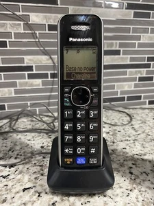 Panasonic PNLC1040 YA Cordless Phone Charging Base W/ KX TGA680 Handset - Picture 1 of 4