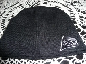 BLACK ADULT BEANIE WITH EMBLEM ON IT - Picture 1 of 2