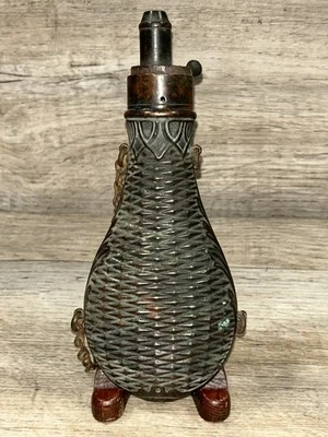 Antique Brass Basket Weave Pattern Black Powder Flask Horn - Image 1 of 4