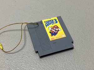 Nintendo (NES) Spiel Cartridge Christbaumschmuck - Bild 1 von 10