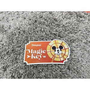 Disneyland Magic Key Magnet DCA Magnet Brand New - Picture 1 of 10