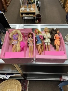 Konvolut 5 Vintage "Totally Hair" Barbies & Etui - Bild 1 von 6