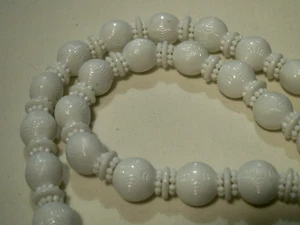 Vintage Hong Kong Blanc Celluloïd Perles Avec Motif Collier 24.5 " Long - Photo 1 sur 8