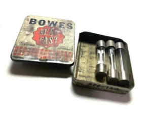 Bowes Seal Fast Glass Automobile Fuse Tin with 3 Fuses Vintage Tin - Picture 1 of 9