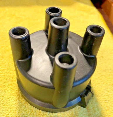 Bosch-Japan Distributor Cap for Datsun, Honda, Subaru - Изображение 1 из 3