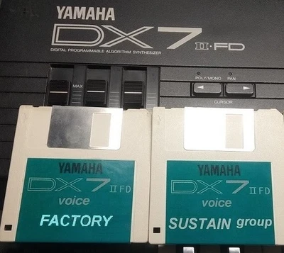 Yamaha DX7 IIFD - 2 x floppy disks - Image 1 of 3