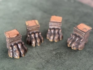 Unpolished Mid 19th Century Lion Paw Cast Feet Set of 4 - Brass. - Picture 1 of 14