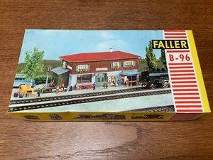 Faller B-96 Estación de Tren Escala HO NUEVO - Imagen 1 de 3