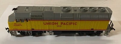 LIFE-LIKE HO - F40 Diesel Locomotive - Union Pacific #3901 - Image 1 of 4