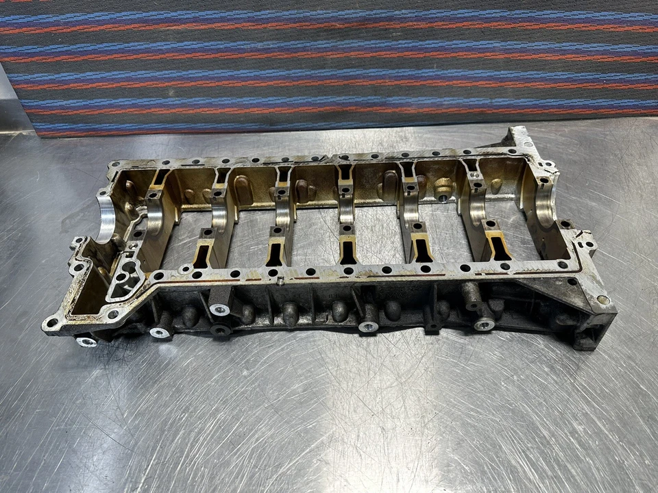 2007-2010 BMW 335I CYLINDER LOWER BARE ENGINE MOTOR BLOCK CRANKCASE 7576331 OEM - Image 1 of 4