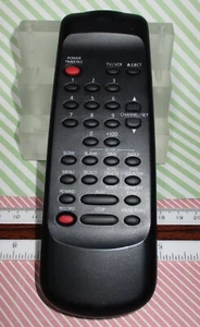 FUNAI FV4251 FV4351 SYMPHONIC SV421E SV431E TV VCR Remote Control UREMT30SR003 - Picture 1 of 3