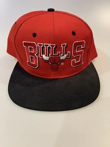 Chicago Bulls Men's SnapBack Hat Cap Black Basketball Montgomery Ward Vintage - Picture 1 of 4