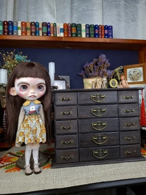 Muebles para muñecas de estilo vintage — armario para muñecas Blythe, Pullip y similares Foto 1 de 4