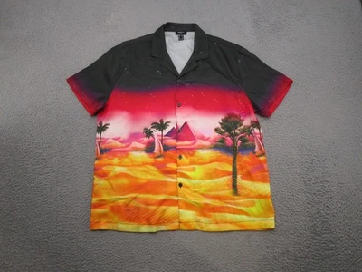 Camisa Forever 21 Para Hombre Manga Corta Abotonada Cuello en V Estampado Pirámide Talla XL Foto 1 de 4