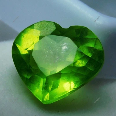 NATURAL 10.32 Ct Green Peridot Excellent HEART Shape CERTIFIED Loose Gemstones - Image 1 of 4