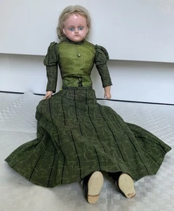 Frühe Kestner Pappmaschee Puppe mit schöner alter Bekleidung - Bild 1 von 9