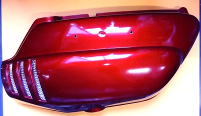 NOS GENUINE SUZUKI GT750 1972 J LH SIDECOVER OEM NEW 47201-31811-708 GT 750 RARE - Image 1 of 3