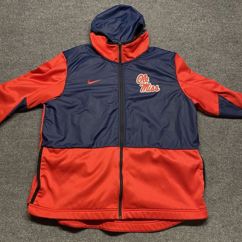 Chaqueta con Capucha Ole Miss Rebels Nike Dri-Fit Cremallera Completa Azul Rojo Para Hombre Talla 2XL USADA EN EXCELENTE ESTADO Foto 1 de 4