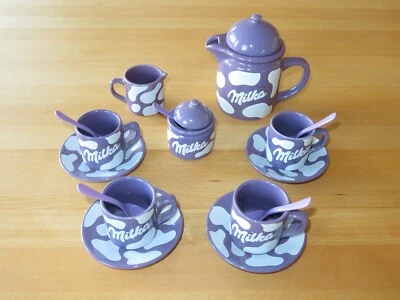 MILKA Puppen Geschirr – Simba – 18tlg. – Tassen Teller Kanne Löffel - Keramik - Bild 1 von 4