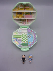 Polly Pocket Polly's School 1990 de colección - Juguetes Bluebird compactos verdes - Imagen 1 de 6