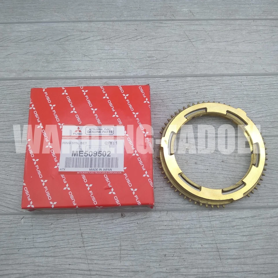 For Mitsubishi Fuso FE 125 2008-2011 M/T Synchronizer Ring Set ME509502 OEM - Image 1 of 4