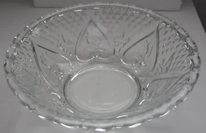 Vintage KIM 7" Servierschale Glas Diamantschliff Herz Rose Fleur de Lis - Bild 1 von 9