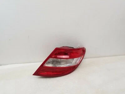 Luz trasera derecha OEM 2008 2009 2010 2011 MERCEDES-BENZ C230 C250 A 204 820 02 64 Foto 1 de 4