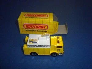 MACK AUXILIARY POWER FIRE TRUCK FLOODLIGHT NEWFIELD MATCHBOX CAR with BOX 1991 - Picture 1 of 7